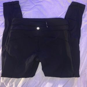 BLACK LULULEMON LEGGINGS SIZE 6